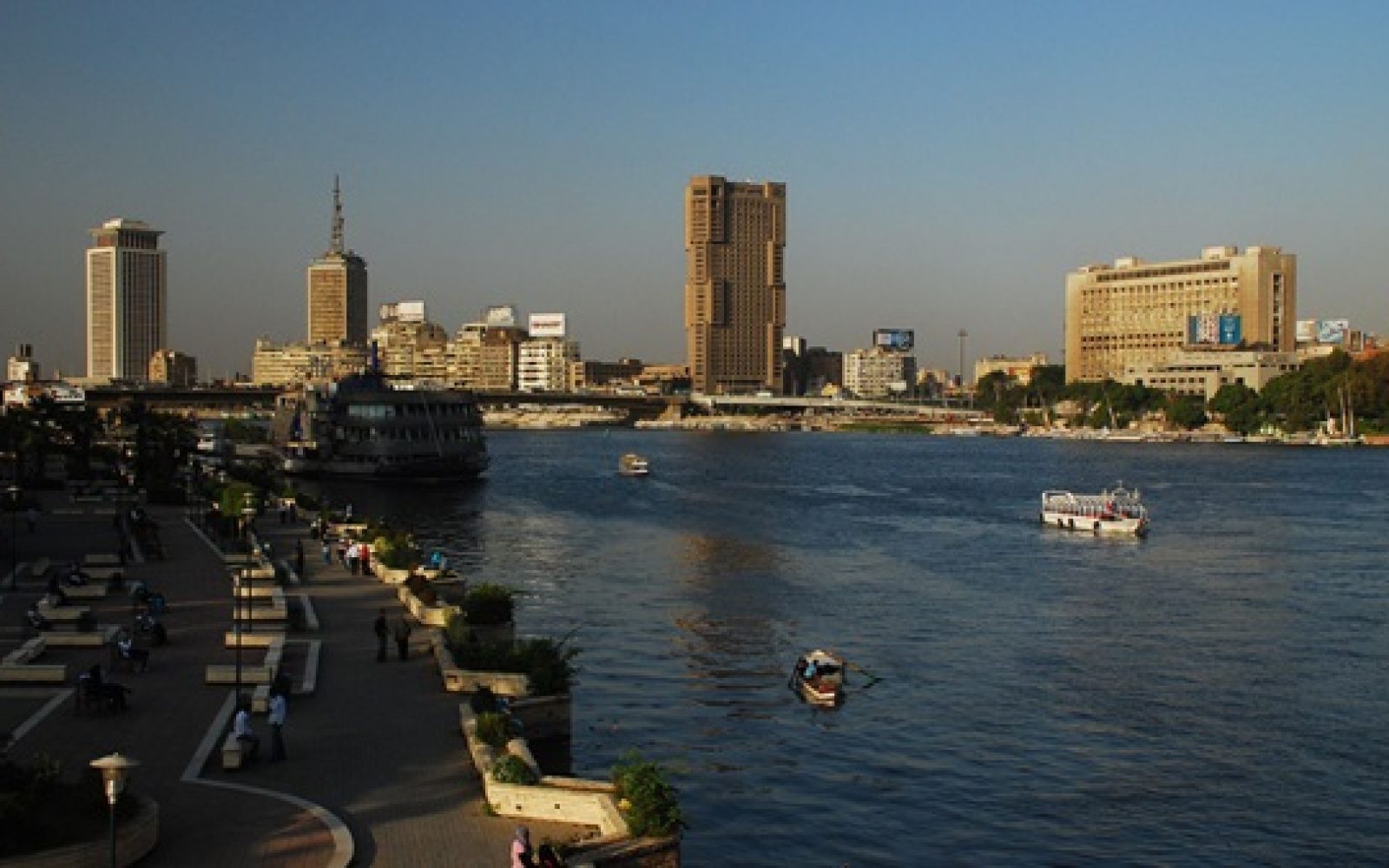 الأرصاد المصرية: توقعات باستقرار الأحوال الجوية وعودة الشبورة غدًا - شبكة  رؤية الإخبارية