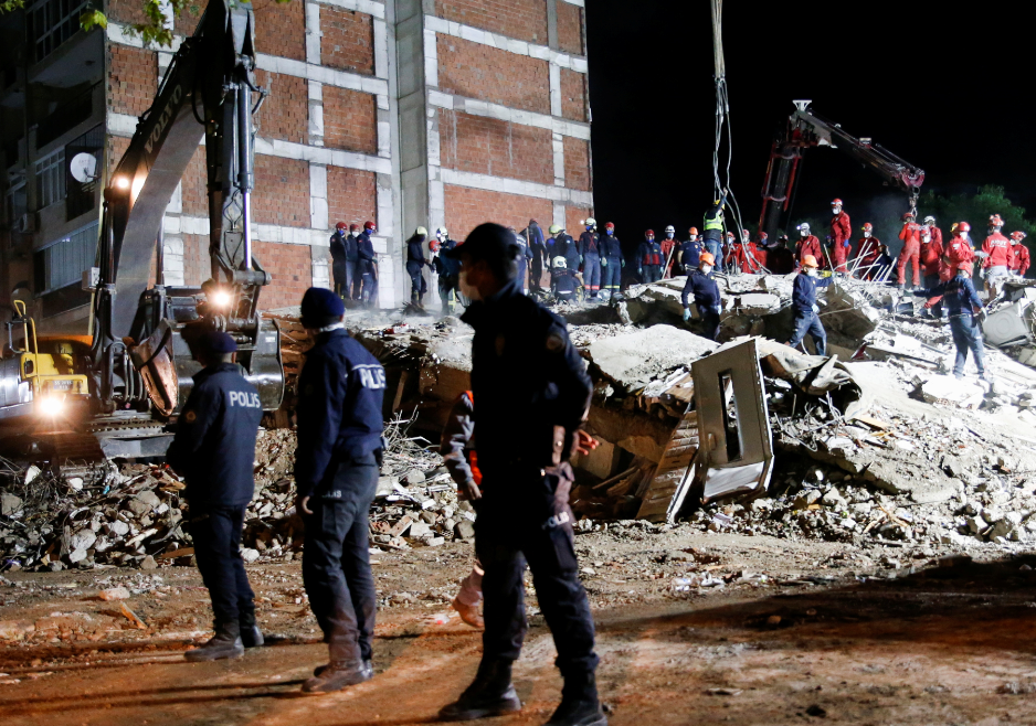 كارثة زلزال إزمير في تركيا 3