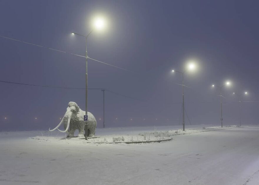 Photographer Alexey Vasiliev shows the daily life of Russias coldest region 6037554f5f9a5 880