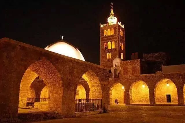 بني على أنقاض كنيسة.. الجامع المنصوري تحفة مملوكية في طرابلس اللبنانية - شبكة رؤية الإخبارية