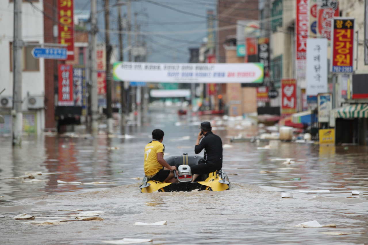 مقتل 9 أشخاص بسبب الفيضانات في كوريا الجنوبية «فيديو» - شبكة رؤية الإخبارية