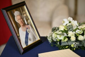 الوداع الأخير للملكة إليزابيث