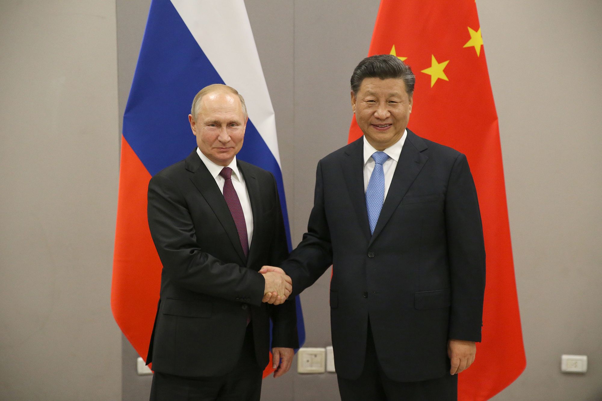 زيارة نادرة.. ماذا يفعل بوتين في الصين؟