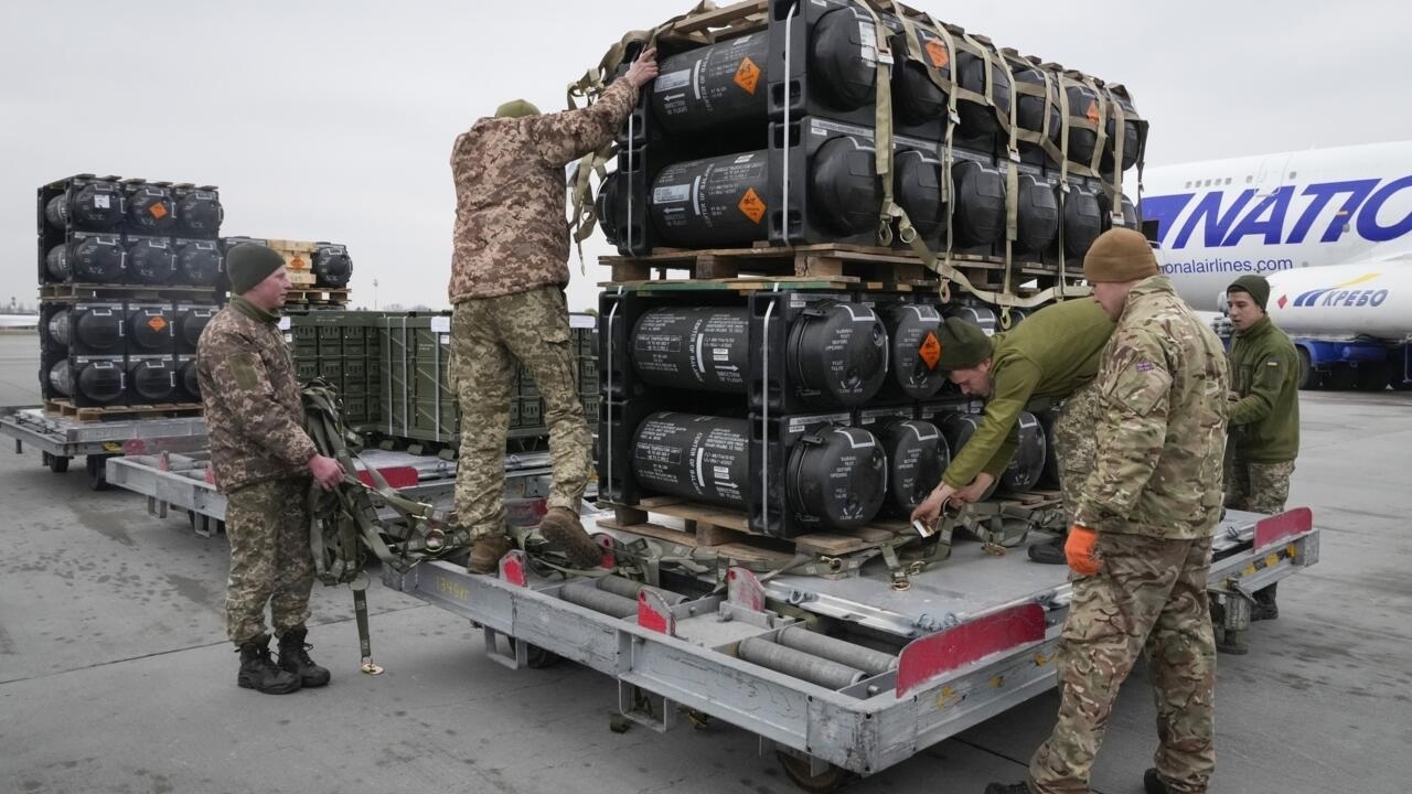 المساعدات الأمريكية إلى أوكرانيا