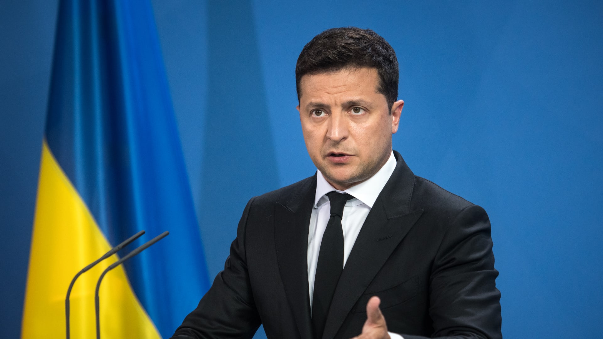 الرئيس الأوكراني يوقع قانونًا يسمح لبعض السجناء بالخدمة في الجيش